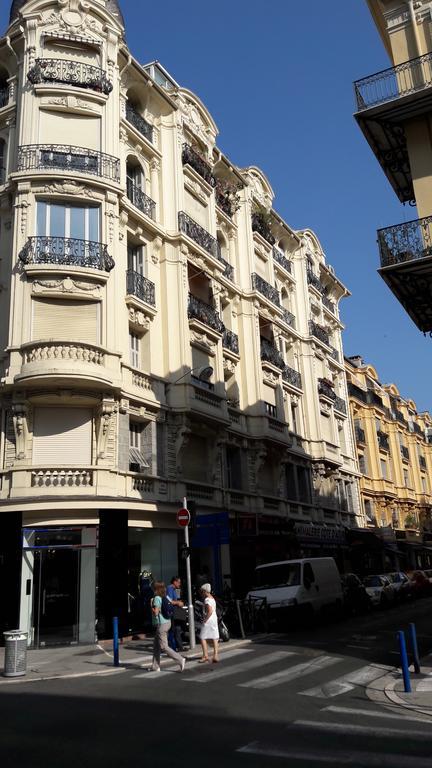 Studio Williams Apartment Nisa Exterior foto